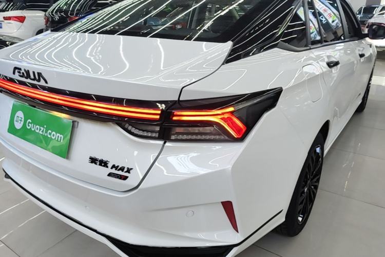 Used Dongfeng Aeolus Yixuan MAX 2021 1.5T Super Cool Trendy Dad Edition Right Rear Taillight