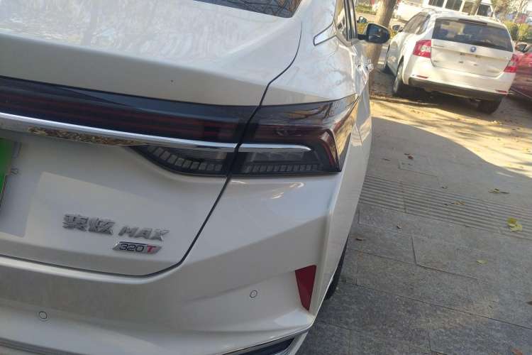Used Dongfeng Aeolus Yixuan MAX 2021 1.5T Super Cool Dad Edition Right Rear Taillight