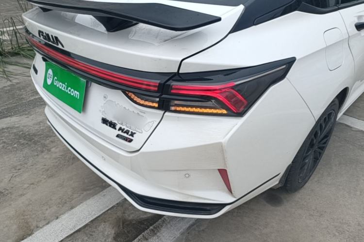 Used Dongfeng Aeolus Yixuan MAX 2021 1.5T Super Cool Trendy Dad Edition Right Rear Taillight