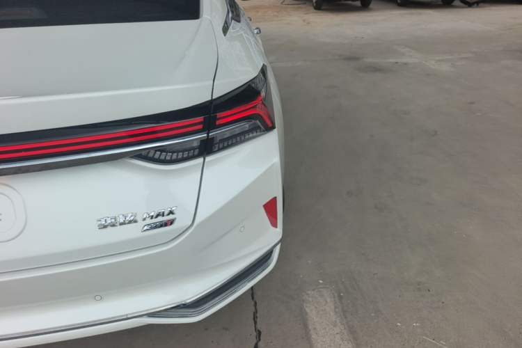 Used Dongfeng Aeolus Yixuan MAX 2021 1.5T Super Cool Dad Edition Right Rear Taillight