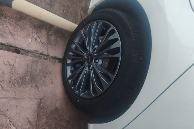 Used Dongfeng Aeolus Yixuan MAX 2021 1.5T Super-Powered Dad Edition Right Rear Wheel Hub