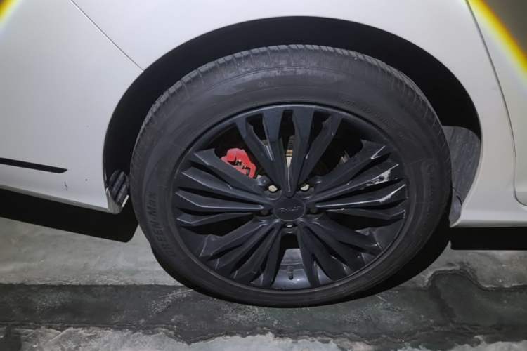 Used Dongfeng Aeolus Yixuan MAX 2021 1.5T Super Cool Trendy Dad Edition Right Rear Wheel Hub