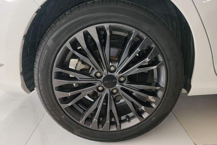 Used Dongfeng Aeolus Yixuan MAX 2021 1.5T Ultra-Stylish Trendsetter Edition Right Rear Wheel Hub