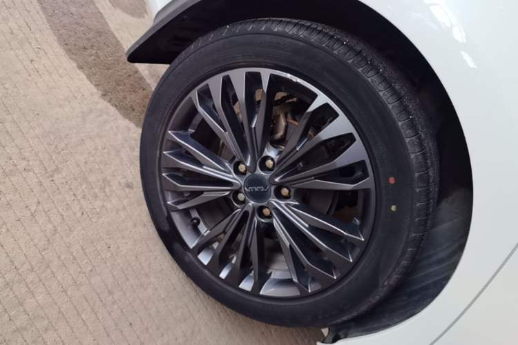 Used Dongfeng Aeolus Yixuan MAX 2021 1.5T Ultra-Stylish Trendsetter Edition Right Rear Wheel Hub