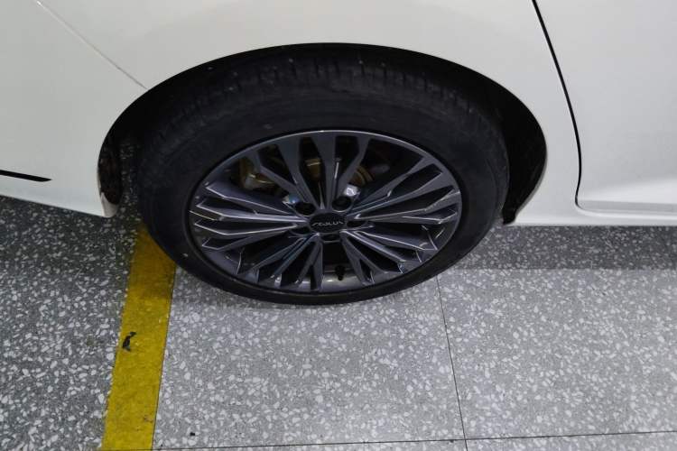 Used Dongfeng Aeolus Yixuan MAX 2021 1.5T Super-Powered Dad Edition Right Rear Wheel Hub