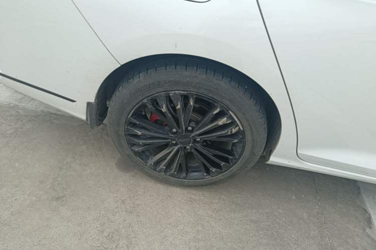 Used Dongfeng Aeolus Yixuan MAX 2021 1.5T Super Cool Trendy Dad Edition Right Rear Wheel Hub