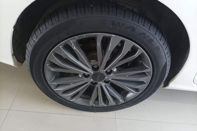Used Dongfeng Aeolus Yixuan MAX 2021 1.5T Ultra-Stylish Trendsetter Edition Right Rear Wheel Hub