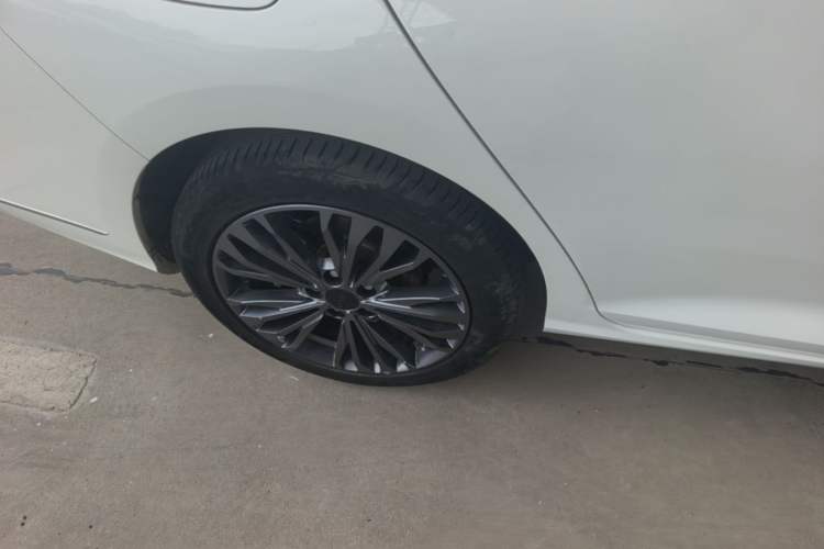 Used Dongfeng Aeolus Yixuan MAX 2021 1.5T Super Cool Dad Edition Right Rear Wheel Hub