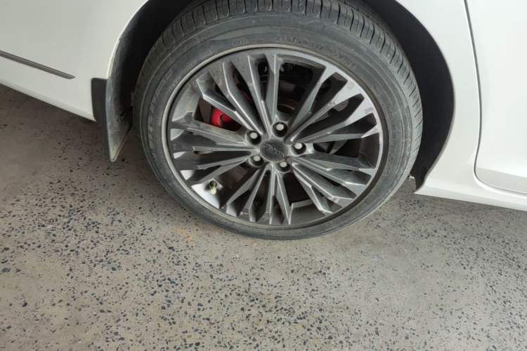 Used Dongfeng Aeolus Yixuan MAX 2021 1.5T Ultra-Stylish Trendsetter Edition Right Rear Wheel Hub
