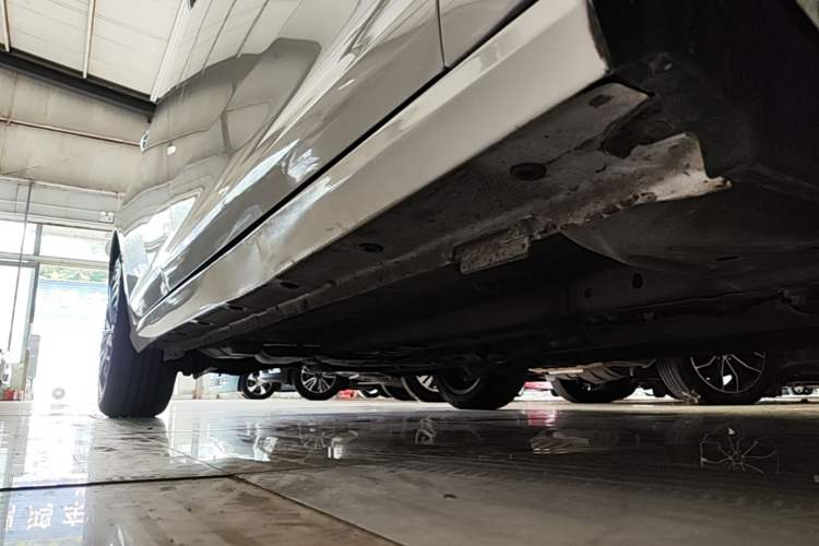 Used Dongfeng Aeolus Yixuan MAX 2021 1.5T Ultra-Stylish Trendsetter Edition Right Side Sill