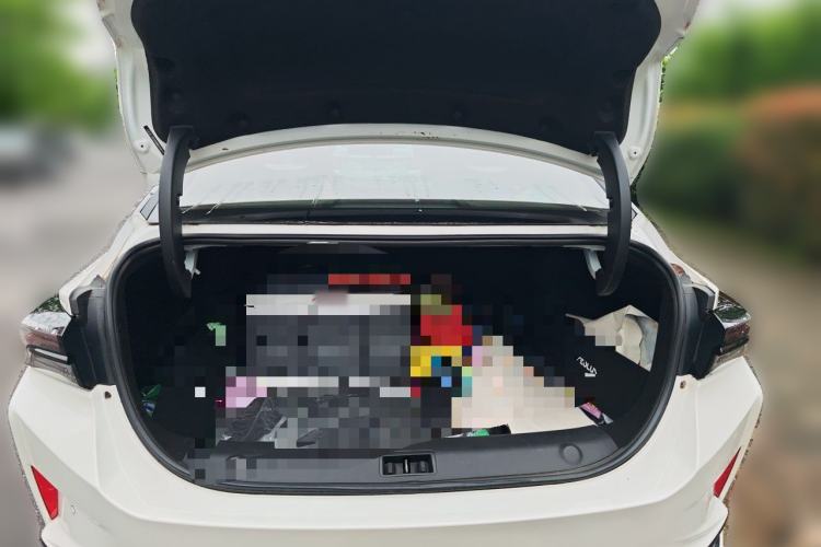 Used Dongfeng Aeolus Yixuan MAX 2021 1.5T Super Cool Trendy Dad Edition Trunk