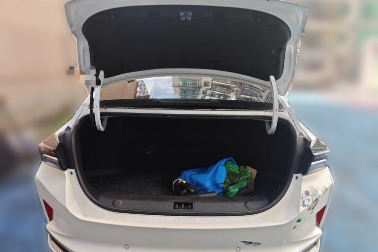 Used Dongfeng Aeolus Yixuan MAX 2021 1.5T Starry Edition Trunk