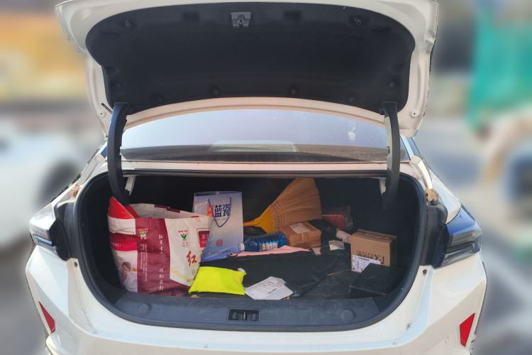 Used Dongfeng Aeolus Yixuan MAX 2021 1.5T Super Cool Trendy Dad Edition Trunk