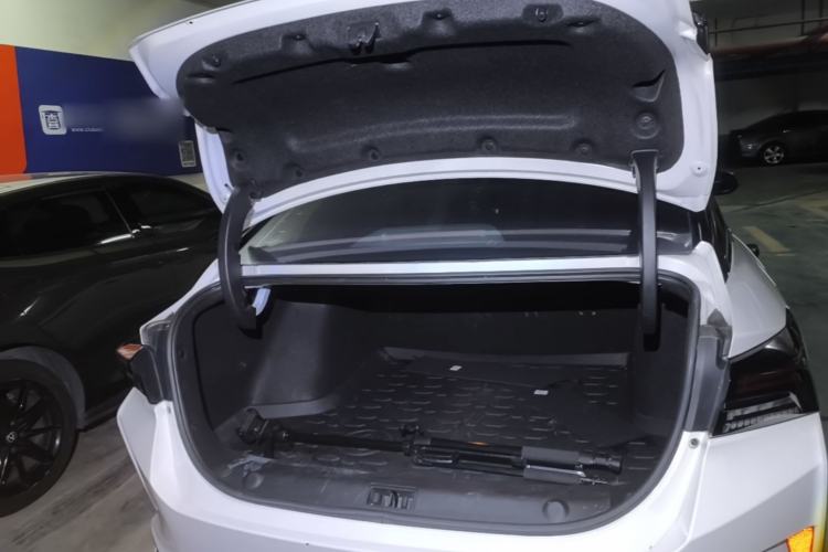 Used Dongfeng Aeolus Yixuan MAX 2021 1.5T Super Cool Trendy Dad Edition Trunk