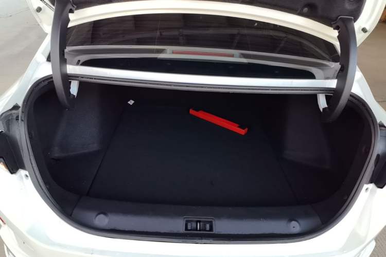 Used Dongfeng Aeolus Yixuan MAX 2021 1.5T Ultra-Stylish Trendsetter Edition Trunk