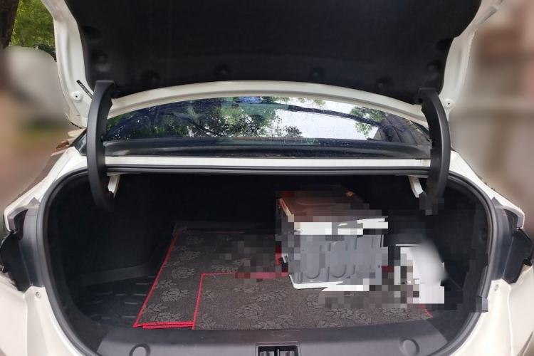 Used Dongfeng Aeolus Yixuan MAX 2021 1.5T Super Cool Trendy Dad Edition Trunk
