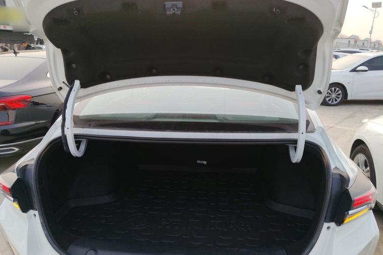 Used Dongfeng Aeolus Yixuan MAX 2021 1.5T Ultra-Stylish Trendsetter Edition Trunk
