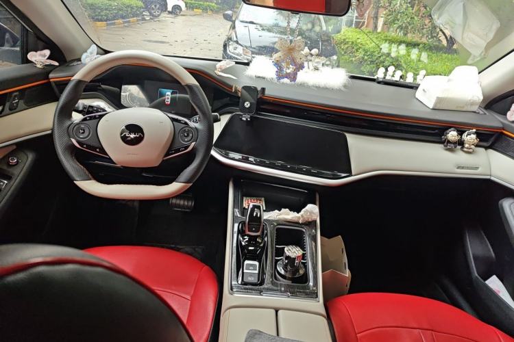 Used Dongfeng Aeolus Yixuan MAX 2022 1.5T Super Stylish Trendsetter Edition Center Console