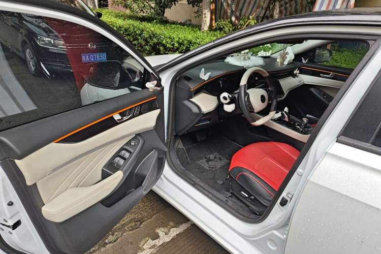 Used Dongfeng Aeolus Yixuan MAX 2022 1.5T Super Stylish Trendsetter Edition Driver Seat