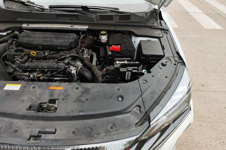 Used Dongfeng Aeolus Yixuan MAX 2022 1.5T Super Stylish Trendsetter Edition Engine Bay Left