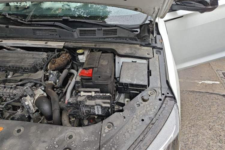 Used Dongfeng Aeolus Yixuan MAX 2022 1.5T Super Stylish Trendsetter Edition Engine Bay Left