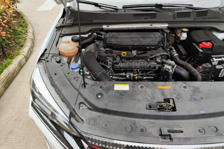 Used Dongfeng Aeolus Yixuan MAX 2022 1.5T Super Stylish Trendsetter Edition Engine Bay Right