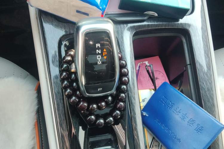 Used Dongfeng Aeolus Yixuan MAX 2022 1.5T Super Stylish Trendsetter Edition Gear Lever