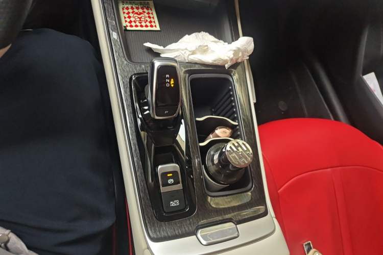 Used Dongfeng Aeolus Yixuan MAX 2022 1.5T Super Stylish Trendsetter Edition Gear Lever