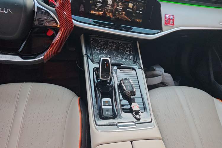 Used Dongfeng Aeolus Yixuan MAX 2022 1.5T Super Stylish Trendsetter Edition Gear Lever