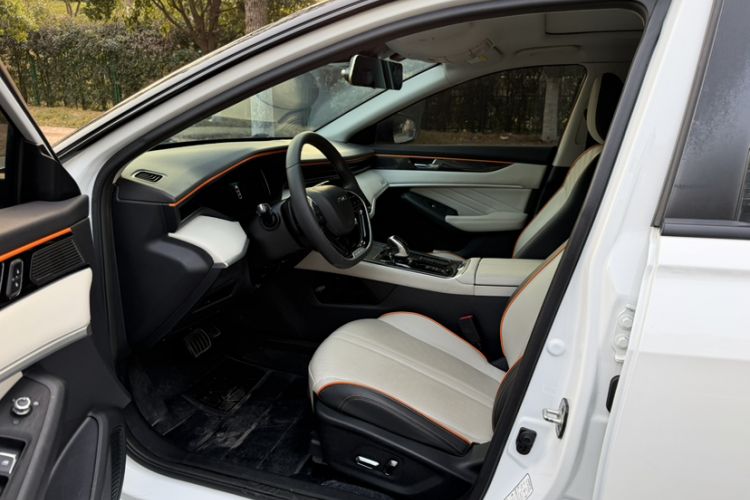 Used Dongfeng Aeolus Yixuan MAX 2022 1.5T Super Stylish Trendsetter Edition Interior 1