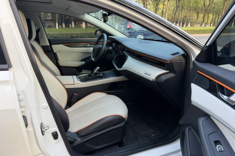 Used Dongfeng Aeolus Yixuan MAX 2022 1.5T Super Stylish Trendsetter Edition Interior 3