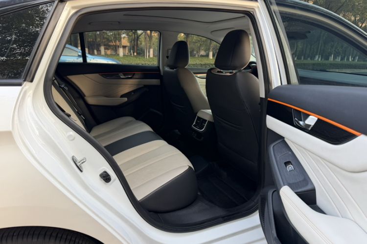 Used Dongfeng Aeolus Yixuan MAX 2022 1.5T Super Stylish Trendsetter Edition Interior 4
