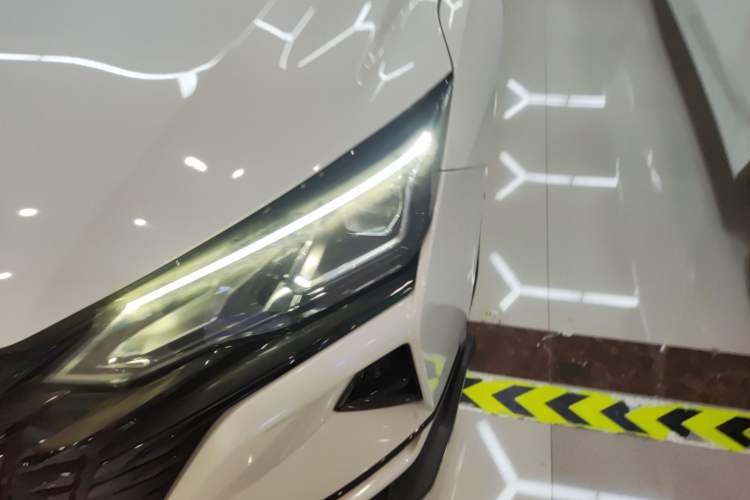 Used Dongfeng Aeolus Yixuan MAX 2022 1.5T Super Stylish Trendsetter Edition Left Front Headlight