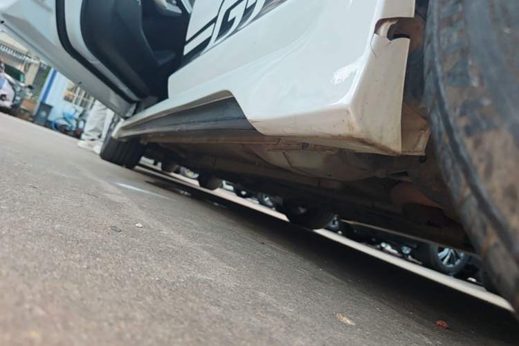 Used Dongfeng Aeolus Yixuan MAX 2022 1.5T Super Stylish Trendsetter Edition Left Side Sill