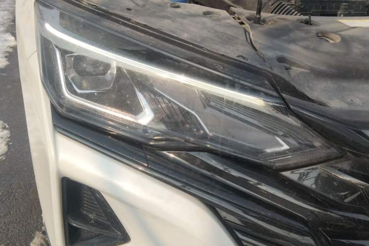 Used Dongfeng Aeolus Yixuan MAX 2022 1.5T Super Stylish Trendsetter Edition Right Front Headlight