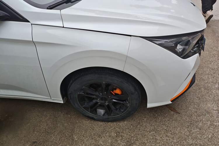 Used Dongfeng Aeolus Yixuan MAX 2022 1.5T Super Stylish Trendsetter Edition Right Front Wheel Hub