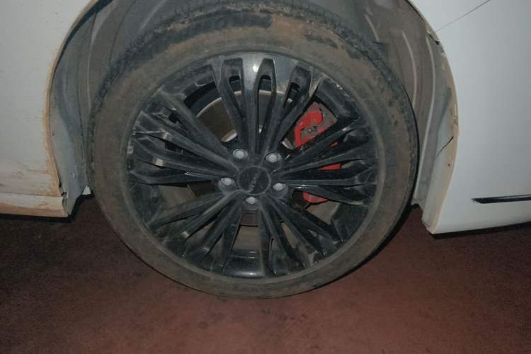 Used Dongfeng Aeolus Yixuan MAX 2022 1.5T Super Stylish Trendsetter Edition Right Front Wheel Hub
