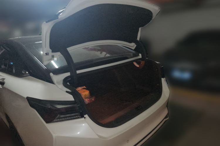 Used Dongfeng Aeolus Yixuan MAX 2022 1.5T Super Stylish Trendsetter Edition Trunk