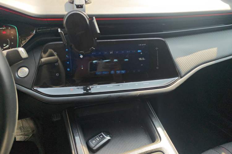Used Dongfeng Aeolus Yixuan MAX 2023 1.5T Super-Powered Dad Edition Audio And AC Panel