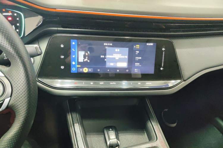 Used Dongfeng Aeolus Yixuan MAX 2023 1.5T Ultra-Stylish Trendsetting Dad Edition Audio And AC Panel