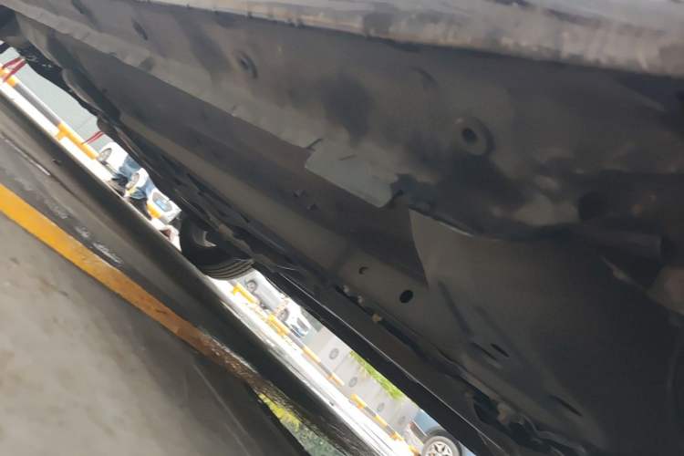 Used Dongfeng Aeolus Yixuan MAX 2023 1.5T Ultra-Stylish Trendsetting Dad Edition Chassis Front Right