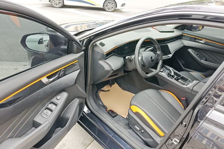 Used Dongfeng Aeolus Yixuan MAX 2023 1.5T Ultra-Stylish Trendsetting Dad Edition Driver Seat