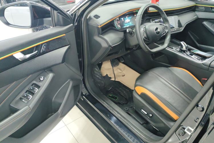 Used Dongfeng Aeolus Yixuan MAX 2023 1.5T Ultra-Stylish Trendsetting Dad Edition Driver Seat