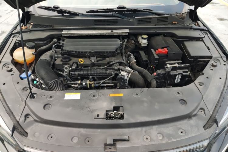 Used Dongfeng Aeolus Yixuan MAX 2023 1.5T Ultra-Stylish Trendsetting Dad Edition Engine Bay