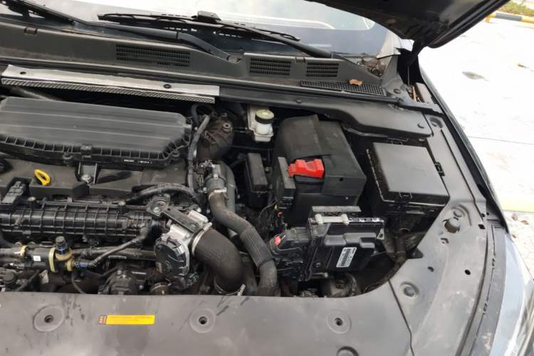 Used Dongfeng Aeolus Yixuan MAX 2023 1.5T Ultra-Stylish Trendsetting Dad Edition Engine Bay Left