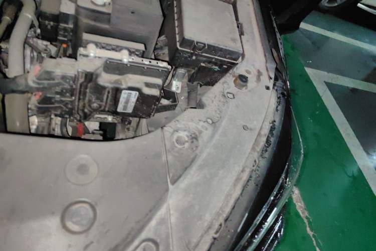 Used Dongfeng Aeolus Yixuan MAX 2023 1.5T Super-Powered Dad Edition Engine Bay Left