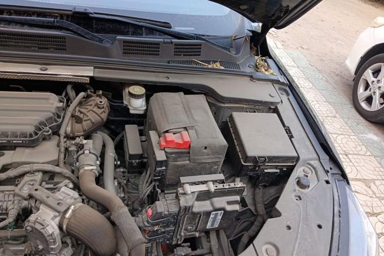 Used Dongfeng Aeolus Yixuan MAX 2023 1.5T Super-Powered Dad Edition Engine Bay Left