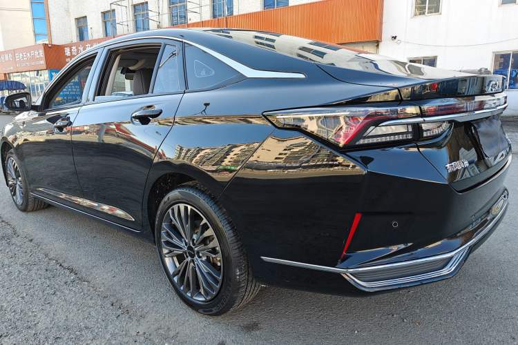 Used Dongfeng Aeolus Yixuan MAX 2023 1.5T Super-Powered Dad Edition Exterior 2