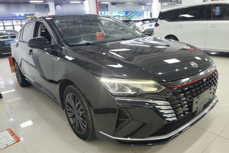 Used Dongfeng Aeolus Yixuan MAX 2023 1.5T Ultra-Stylish Trendsetting Dad Edition Front Right 45 Deg