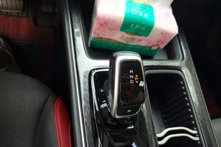 Used Dongfeng Aeolus Yixuan MAX 2023 1.5T Super-Powered Dad Edition Gear Lever